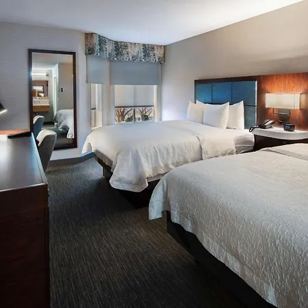 Hampton Inn & Suites Lincolnshire-3
