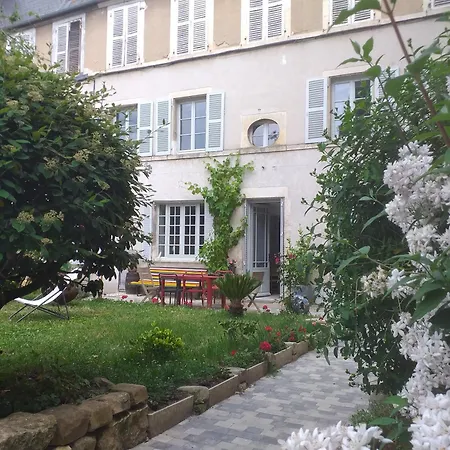 La Cour du Château-2