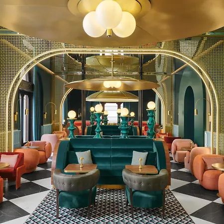 W Budapest-3