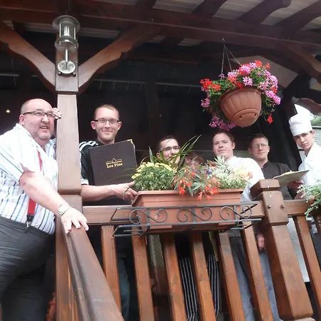 Hotel Restaurant Les Pins logis-3