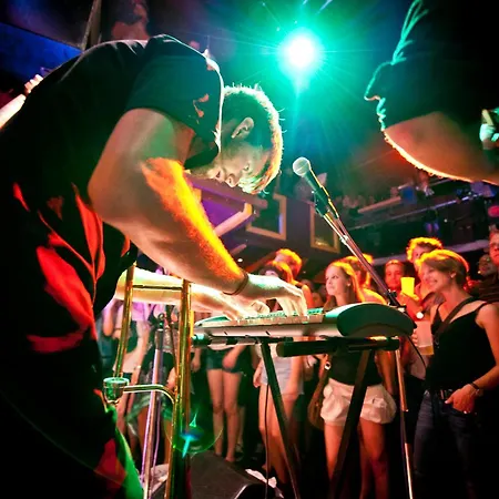 Hotel Albani Bar Of Music-3