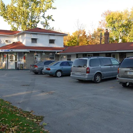 Kings Inn Orillia-2