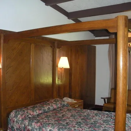 Kings Inn Cleveland-3