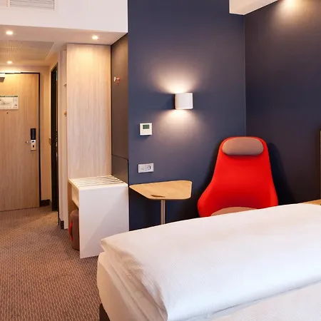 Holiday Inn Express - Duesseldorf Airport-2