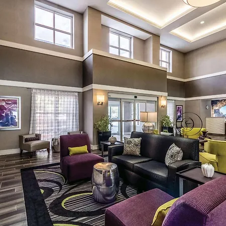 La Quinta Inn & Suites By Wyndham San Antonio Downtown-3