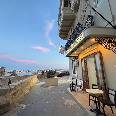 Grand Harbour Hotel-3
