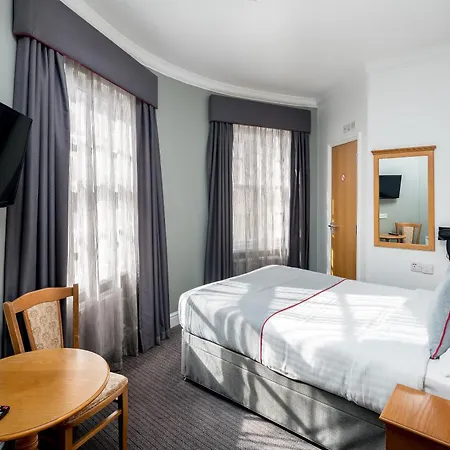 Oyo Townhouse New England, London Victoria-3