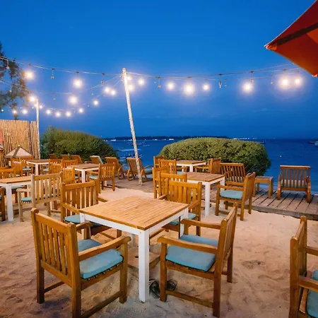 Tír na nÓg Beachfront Resort-3