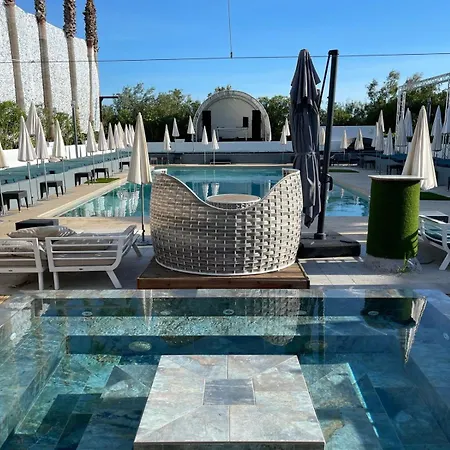 Le Jardin De Babylone Residence Festive & Naturiste "Reserve Aux Couples Uniquement"-3