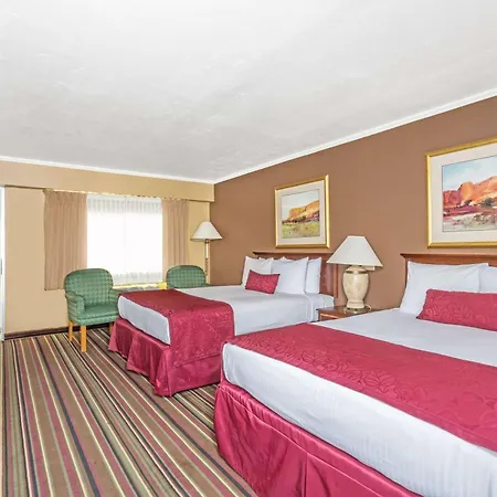 Days Inn & Suites By Wyndham Logan-3