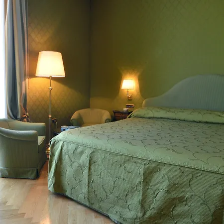 Grand Hotel Vesuvio-3