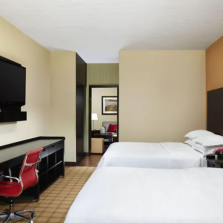 Four Points By Sheraton Hotel & Suites Calgary West-2