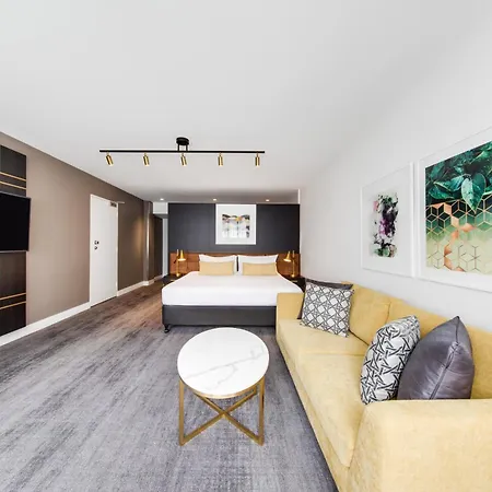 Vibe Hotel Sydney-2