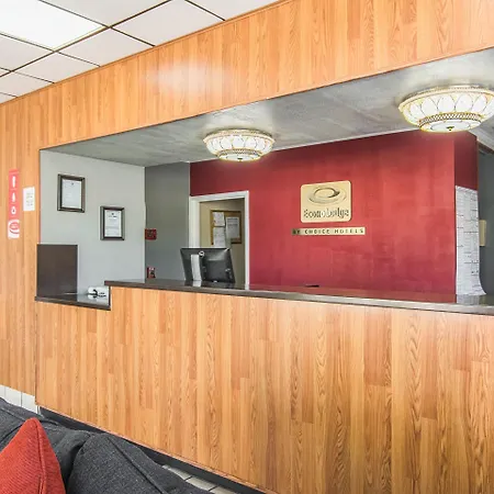 Econo Lodge Fort Payne-3