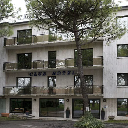 Club Hotel-3