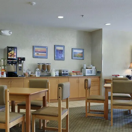 Microtel Inn & Suites By Wyndham Plattsburgh-2