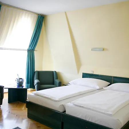 Hotel Bara Budapest-3