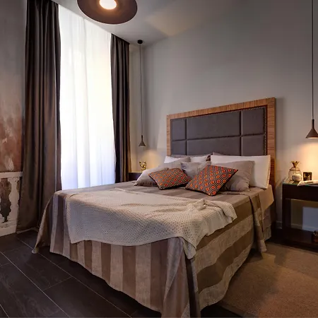 Intown Luxury House-3