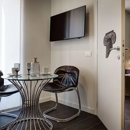 Intown Luxury House-2