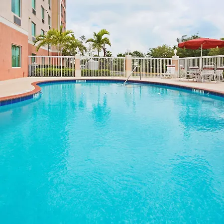 Holiday Inn Express & Suites Pembroke Pines-Sheridan St By Ihg-3