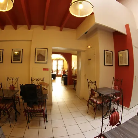 Hôtel Des Arts, Artisanal et Indépendant-3