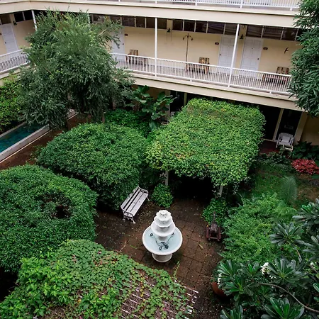 Feung Nakorn Balcony Rooms And Cafe-3