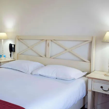 Brit Hotel Du Perche-3