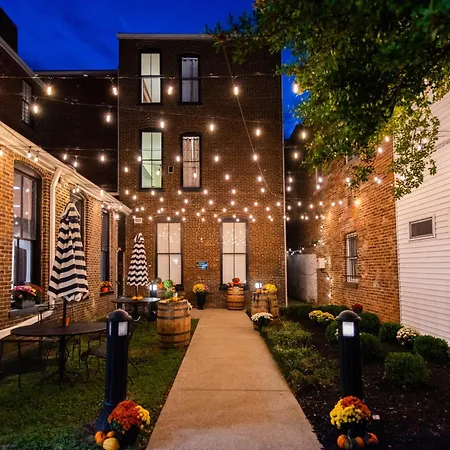 The Woodford Hotel-3