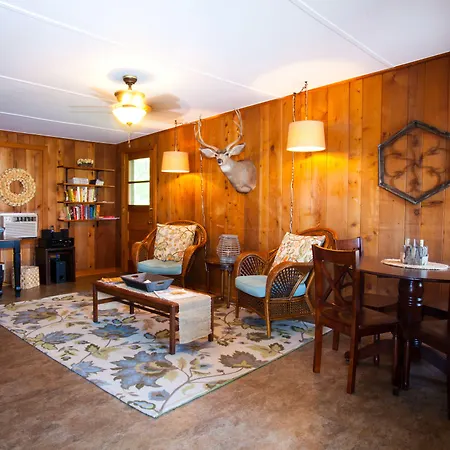 Whispering Winds Motel-3