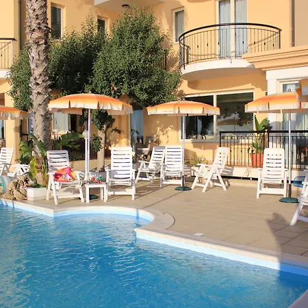 Lion'S Hotel-2