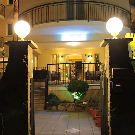 Lion'S Hotel-3