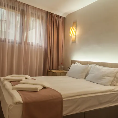 Hugo Hotel-2