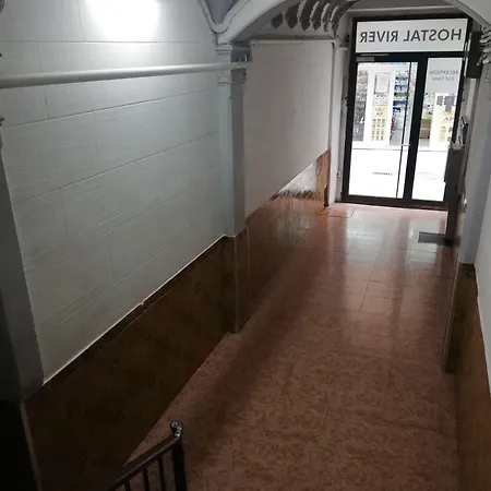 Hostal River-2