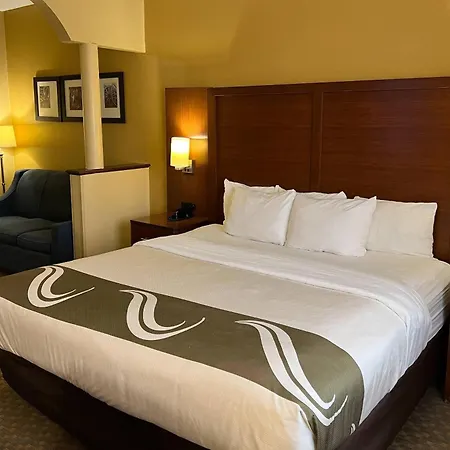 Quality Suites Midland North Loop 250-2
