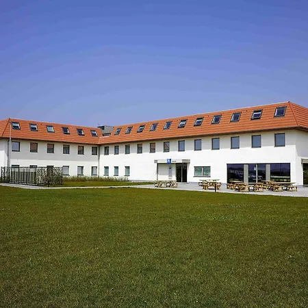 Ibis Budget Oostende Airport-3