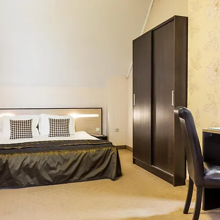 City Avenue Hotel-2