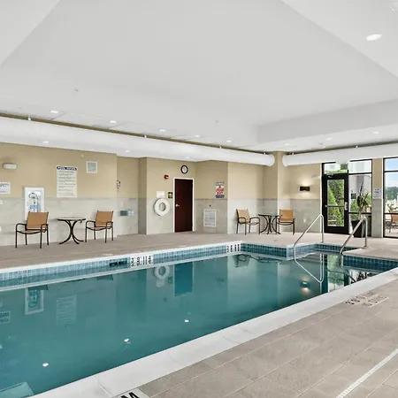 Hampton Inn & Suites Chippewa Falls-2