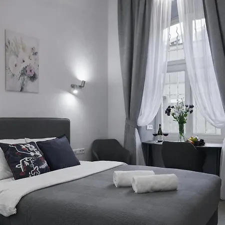 7 Heaven Elegant Rooms Krakow Old Town-3