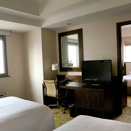 Courtyard By Marriott Shanghai Xujiahui-2