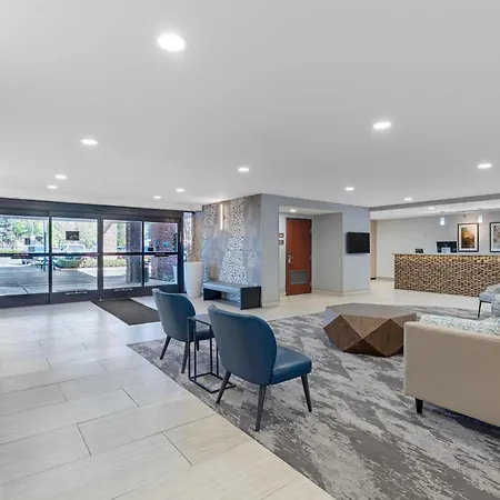 Best Western Plus Fresno Airport Hotel-3