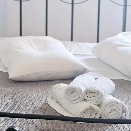 Lefteris Traditional Rooms-3