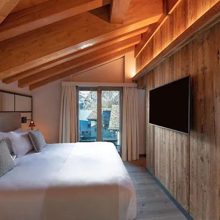 Le Massif Hotel & Lodge Courmayeur - The Leading Hotels Of The World-3