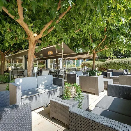 Mercure Cavaillon-3