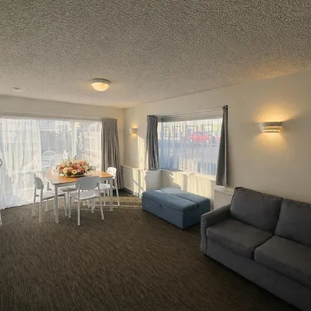 Bk'S Fountain Court Motel-3