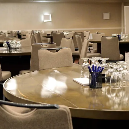 Delta Hotels By Marriott Montreal-3