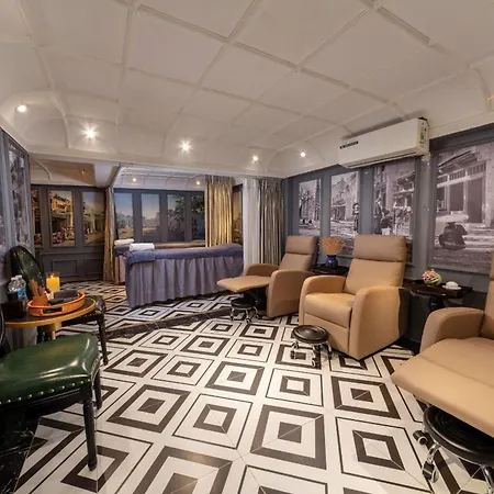Madelise Palace Hotel & Travel-2