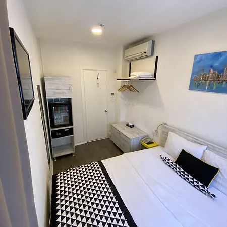 Piano Hotel-2