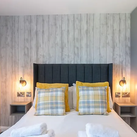 Riviera Guesthouse-3