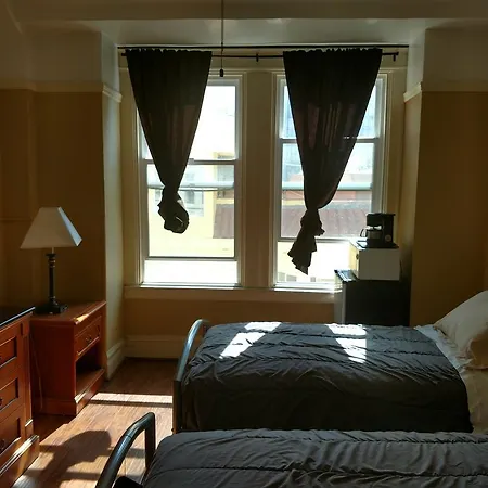 Yale Hotel-2