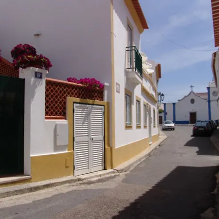 Casa Do Adro Da Igreja Turismo De Habitacao-2